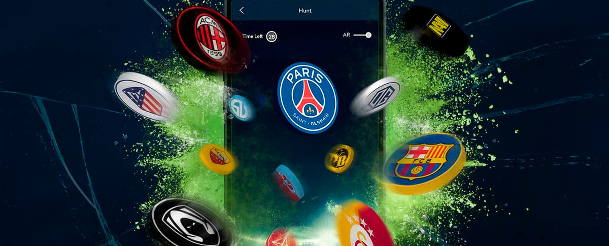 Imagem de celular com Fan Token de vários Clubes de futebol